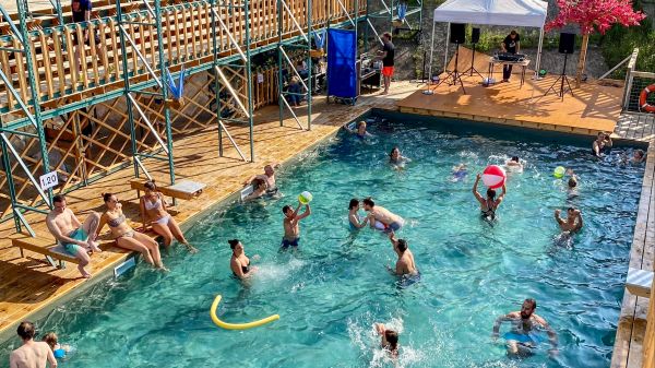 Flowebsite 0000 Pic Project 20210814 Flow Press C Pool Is Cool C 038